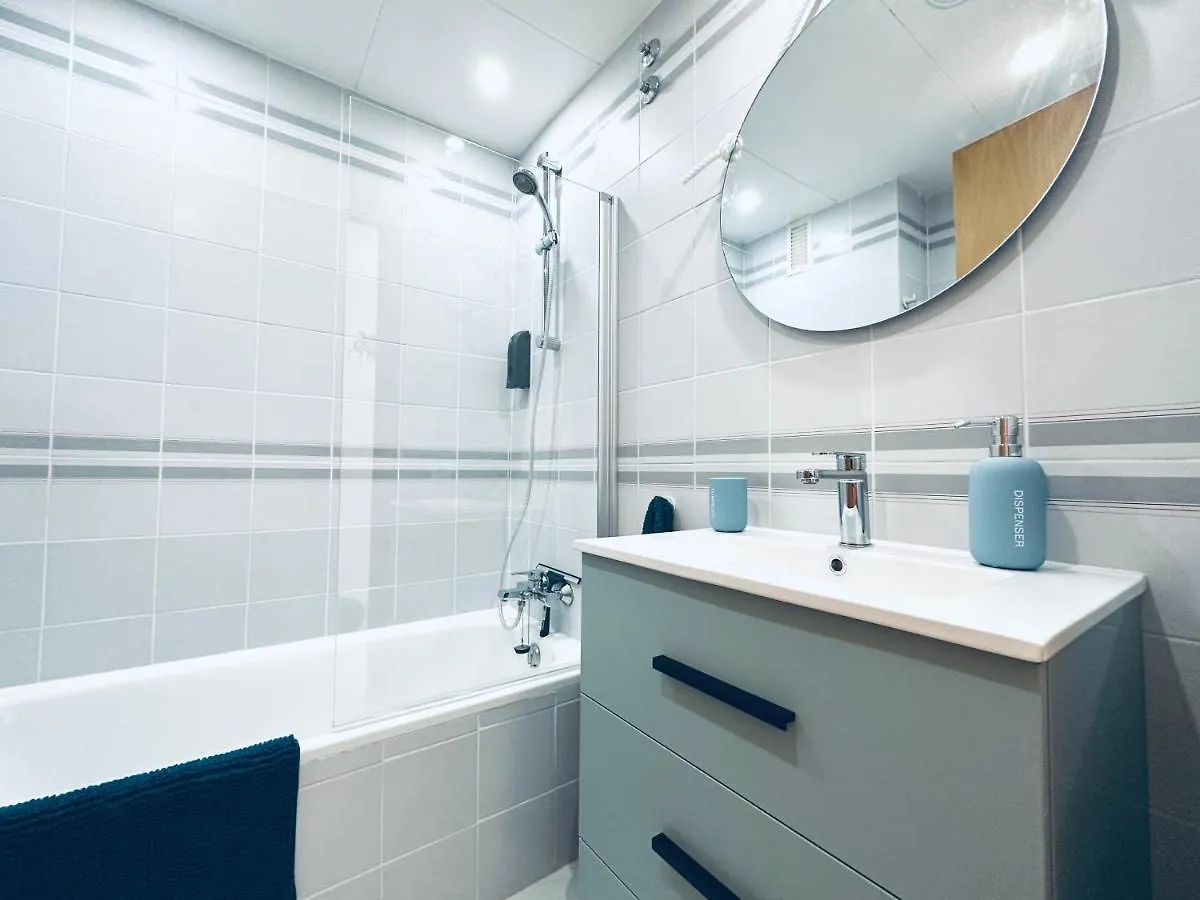 Face A La Mer - Vue Epique, Climatisation, Wifi, Draps Inclus Ampuriabrava
